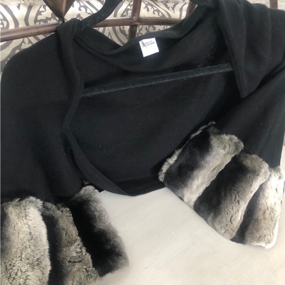 Harrison Morgan Genuine beautiful softest Fur, Cashmere Shrug , shawl, sweater - Picture 2 of 16